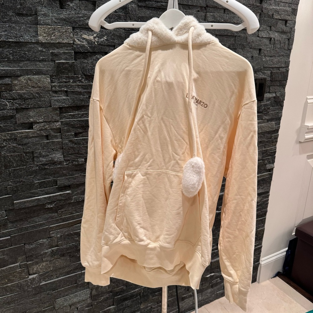 13de Marzo sweater